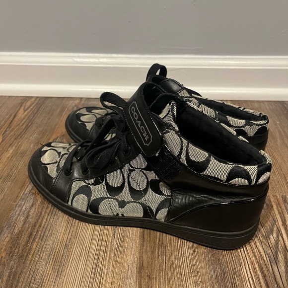 COACH size 8.5 M women’s shoe - Picture 3 of 6